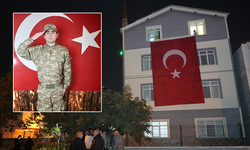 Samsunlu şehidin baba evine Türk bayrağı asıldı