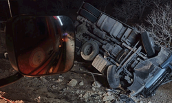 Şanlıurfa’da trafik faciası: Devrilen tırda sürücü hayatını kaybetti