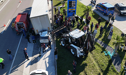 Sinop'ta feci kaza: Tıra çarpan otomobil sürücüsü hayatını kaybetti