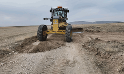 Sivrihisar’da tarla yolları üreticiler için yenileniyor