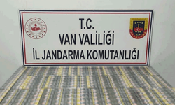 Van'da jandarma bir otomobilde kaçak sigara ele geçirdi