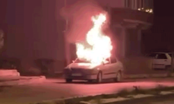 Amasya’da seyir halindeki otomobil alevlere teslim oldu