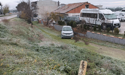 Balıkesir’de otomobil kontrolden çıkarak şarampole uçtu