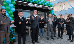 Başkan Dökmeci açılışta esnafla buluştu