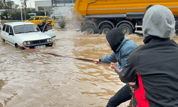 Bodrumda sokaklar göle döndü