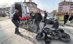 Bolu'da ciple çarpışan motosikletli yaralandı