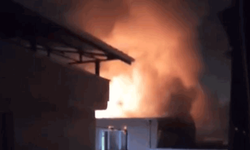 Bursa'da çatı yangını mahalleyi endişelendirdi