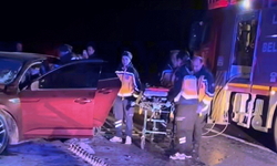 Çanakkale'de 2 otomobil çarpıştı: 5 ölü, 1 yaralı