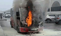 Düzce'de halk otobüsü alev alev yandı