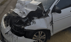 Elazığ'da otomobil ile traktör çarpıştı: 3 Yaralı