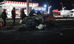 Eskişehir yolunda feci kaza: Tıra çarpan araçta 1 ölü, 1’i ağır 3 yaralı