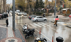 Isparta'da sağanak yağış etkisini arttırdı