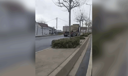 İstanbul'da hafriyat kamyonu ters yöne girerek süratle ilerledi