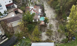 İstanbul'da sitenin otoparkını su bastı