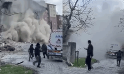 İstanbul’da yıkım sırasında çöken bina korku yarattı