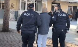 İzmir'de aranan 2 şüpheli kıskıvrak yakalandı