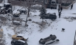 Malatya'da kayan araç park halindeki aracı devirdi: O anlar kamerada