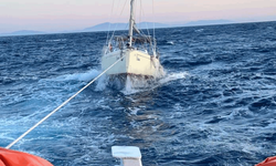 Muğla açıklarında sürüklenen yelkenli tekne kurtarıldı