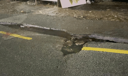 Muğla'da ana su hattı patladı, yol çöktü