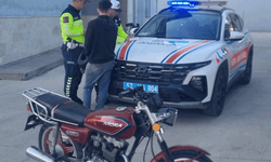 Sinop'ta trafiği tehlikeye atan motosikletli yakalandı