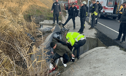 Tekirdağ’da kontrolden çıkan araç kanala uçtu