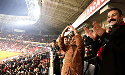 Ünlüce: “Bu büyük taraftara şampiyonluk yakışır”
