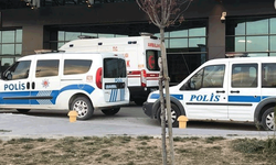 Afyon'da evinde tüfeğini kontrol ederken yaralandı