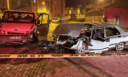 Afyon'da kamyonet ve otomobil çarpıştı: 3 yaralı