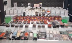 Afyon'da polis kontrolünde silah ve elektronik ürün yakalandı