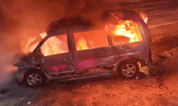 Aydın'da ticari araç alevlere teslim oldu