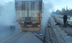 Burdur'da seyir halindeki kamyonette yangın