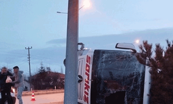 Burdur'da yolcu otobüsü devrildi: 12 yaralı