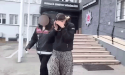 Bursa'da 107 suç kaydı olan kadın hırsız, polis baskınında baza altında yakalandı