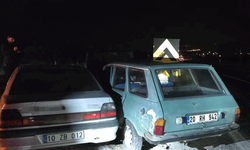 Denizli Buldan’da iki otomobil çarpıştı; 2 yaralı