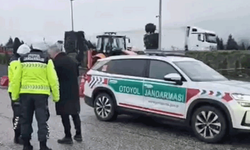 Düzce'de otoyolda yasak yerden dönüş yapan otobüs sürücüsüne ceza