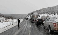 Eskişehir-Seyitgazi yolunda uzun kuyruklar oluştu