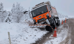 Eskişehir'de karla mücadelede korkutan kaza
