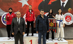 Eskişehirli sporcular Sakarya'dan madalyalarla döndü
