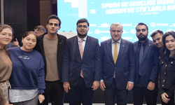 Genç Yüzler Bakan Bak ile bir araya geldi