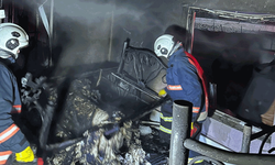 Hakkari'de korkutan ev yangını: 4 çocuk hastaneye kaldırıldı