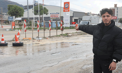 Hatay'da çukura düşen araçları durdurmaya çalıştı, başarısız oldu