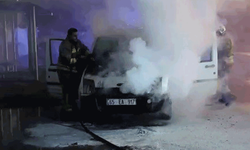 Hatay'da seyir halindeki araç alev aldı