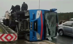 İstanbul'da cezaevi nakil aracı devrildi: Yaralılar var