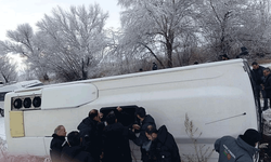 Kahramanmaraş'ta karayolunda işçi servisi devrildi