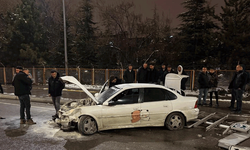 Kayseri'de pert olan otomobilden burnu kanamadan çıktı