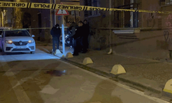 Kız meselesi yüzünden 4 yerinden bıçaklanan genç ağır yaralandı