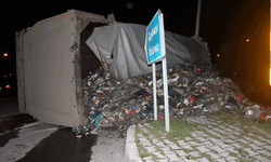 Ordu'da çöp kamyonu devrildi: Sürücü yaralandı