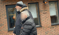 Sahte altını bozdurmaya çalışırken yakayı ele verdi