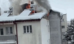 Sivas'ta çatıda çıkan yangın paniğe neden oldu