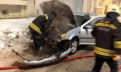 Yozgat'ta otomobil alev alev yandı